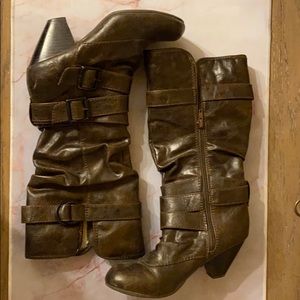 Cute brown boots